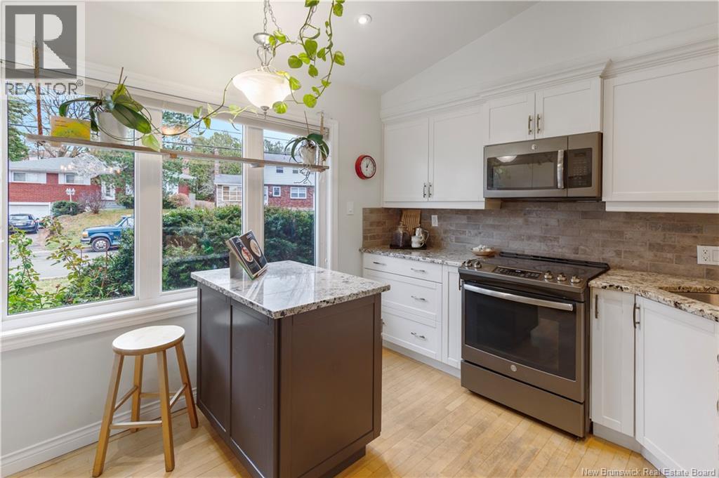 27 Montclair Avenue, Moncton, New Brunswick  E1E 1T7 - Photo 3 - NB130341