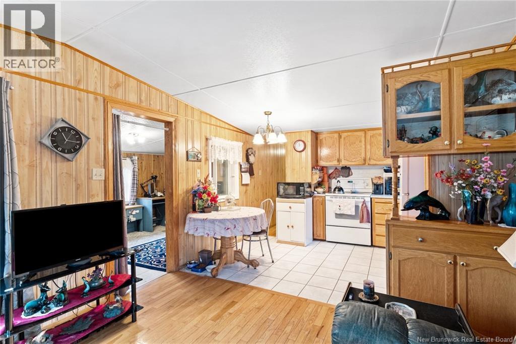 71 Chestnut Street, Minto, New Brunswick  E4B 3L4 - Photo 11 - NB130397