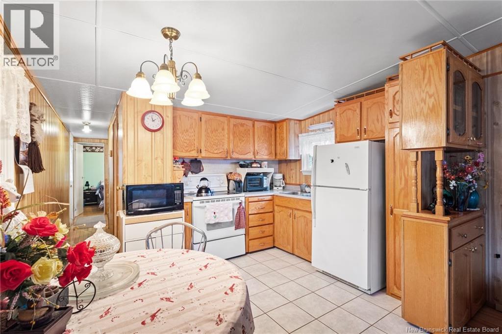 71 Chestnut Street, Minto, New Brunswick  E4B 3L4 - Photo 12 - NB130397