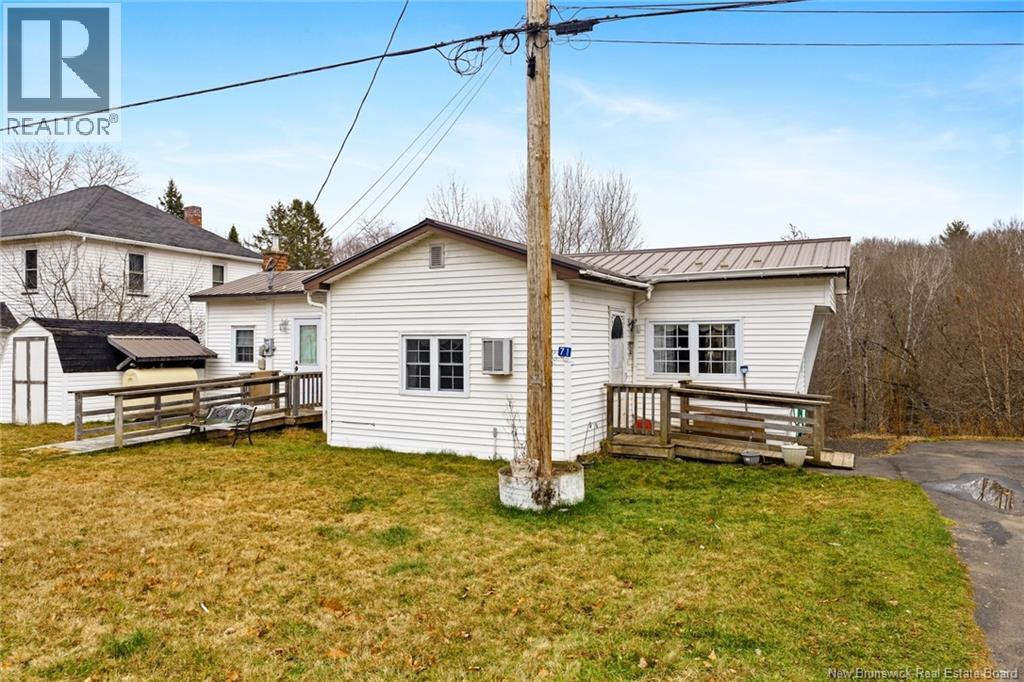 71 Chestnut Street, Minto, New Brunswick  E4B 3L4 - Photo 2 - NB130397