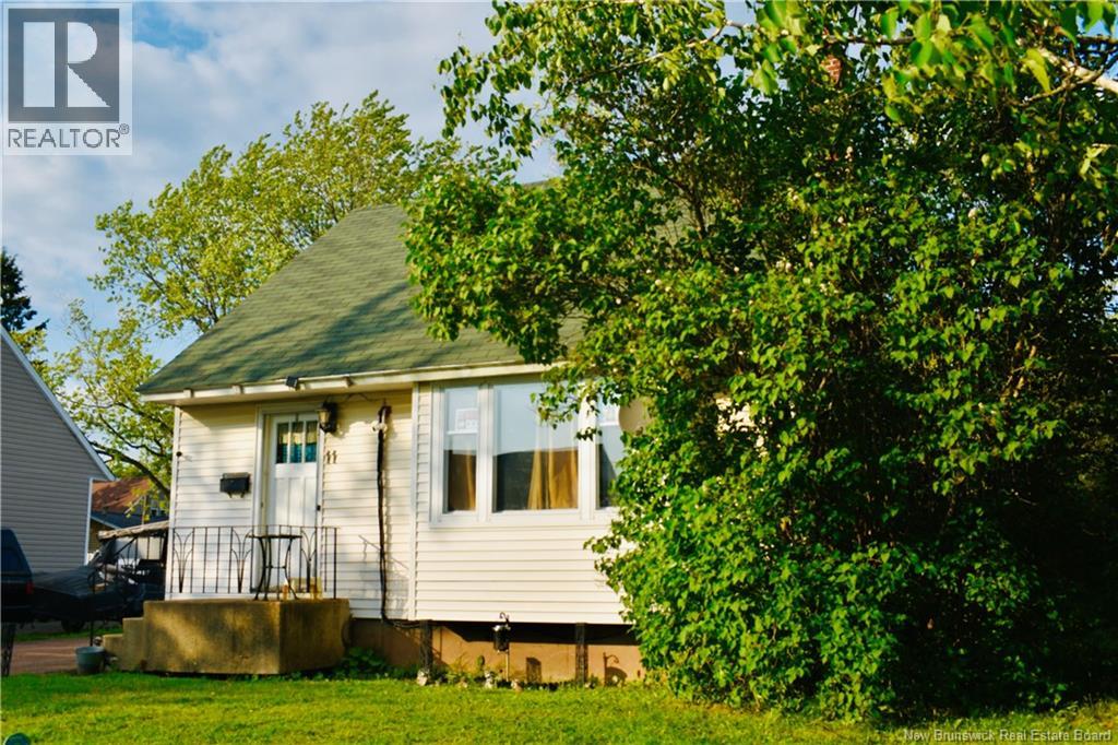 11 Friel Street, Moncton, New Brunswick  E1C 7M4 - Photo 4 - NB130440