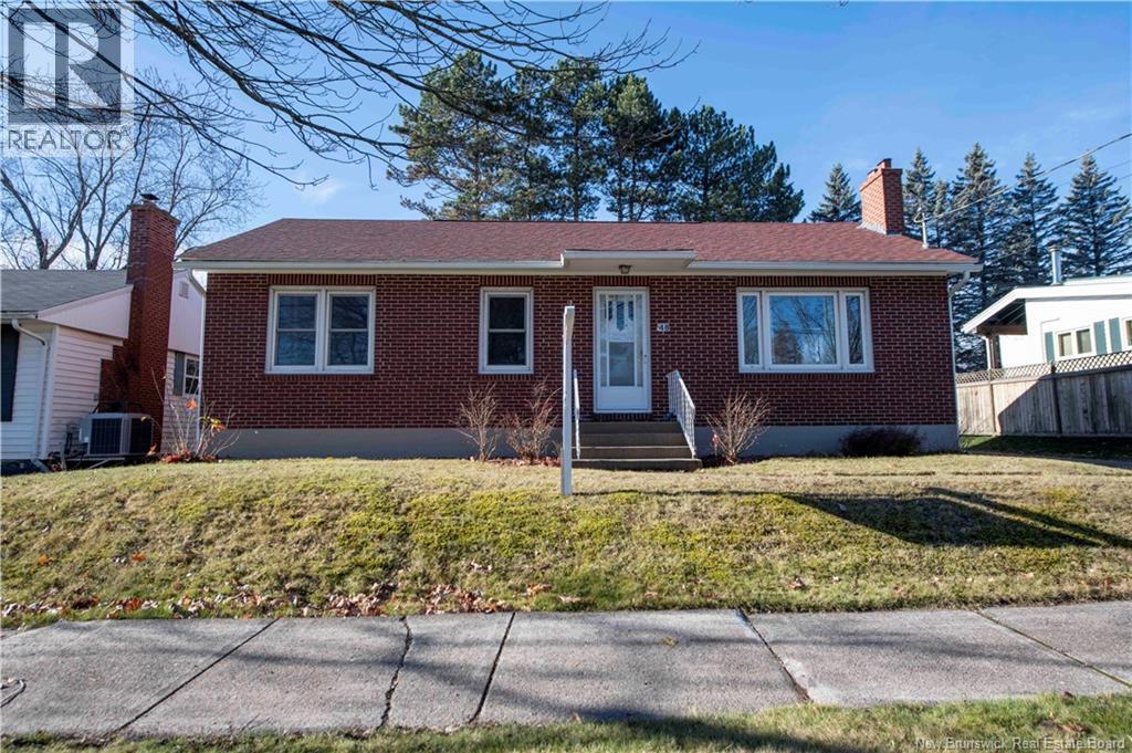 48 Coronation Drive, Moncton, New Brunswick  E1E 2X1 - Photo 2 - NB130375