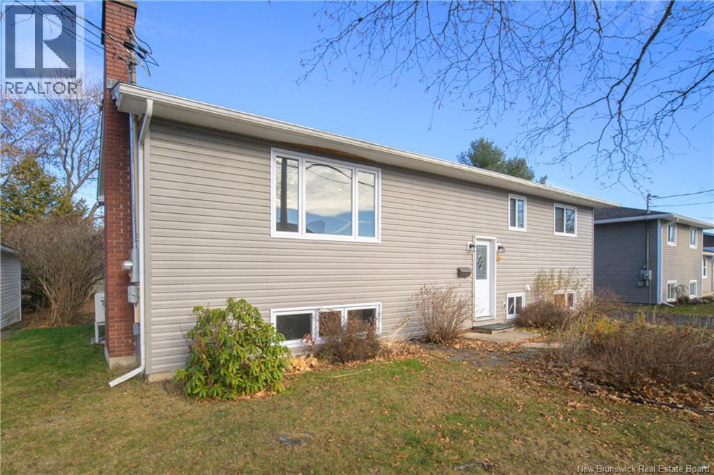 101 Sunset Drive, Fredericton, New Brunswick  E3A 1A2 - Photo 4 - NB130475