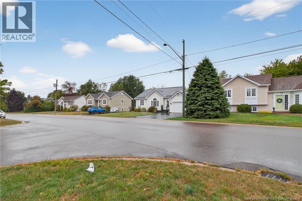 52 Frederic, Dieppe, New Brunswick  E1A 7H9 - Photo 2 - NB130504