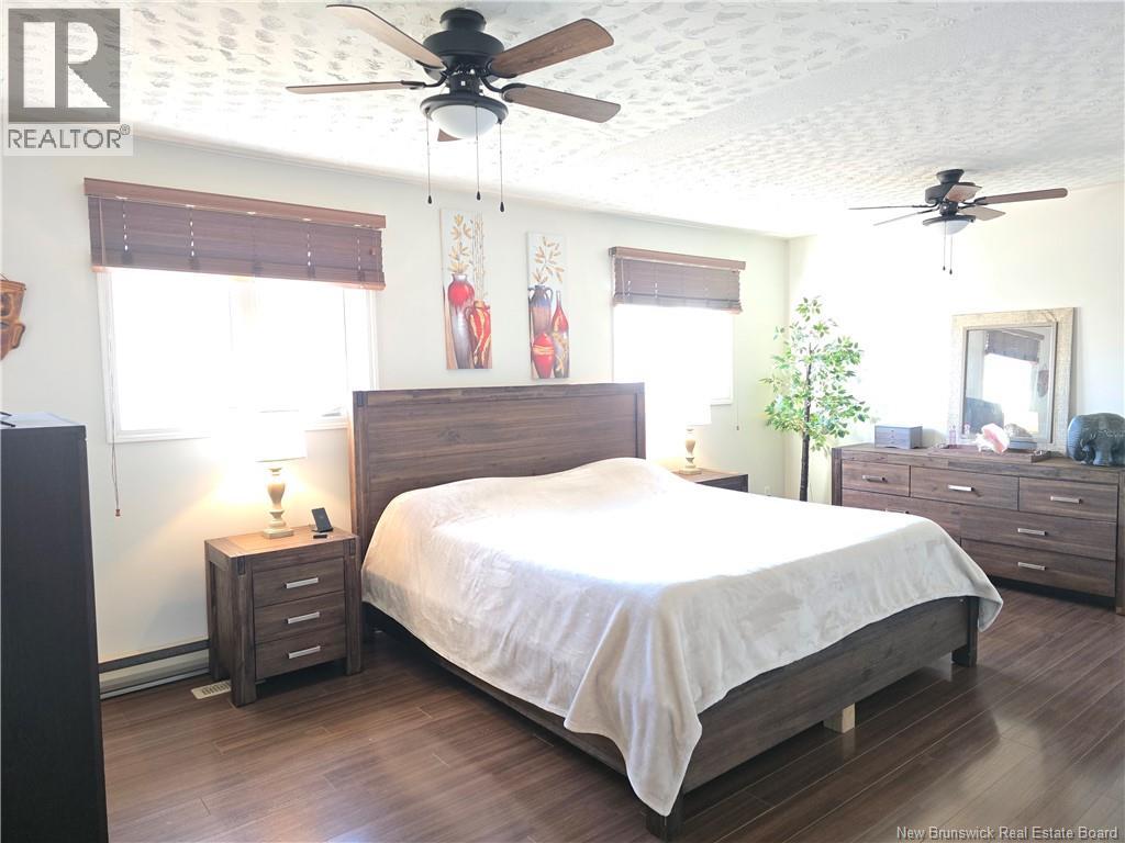 992 Principale, Beresford, New Brunswick  E8K 2H6 - Photo 12 - NB130540