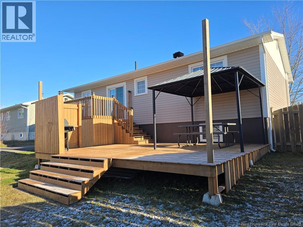 992 Principale, Beresford, New Brunswick  E8K 2H6 - Photo 6 - NB130540