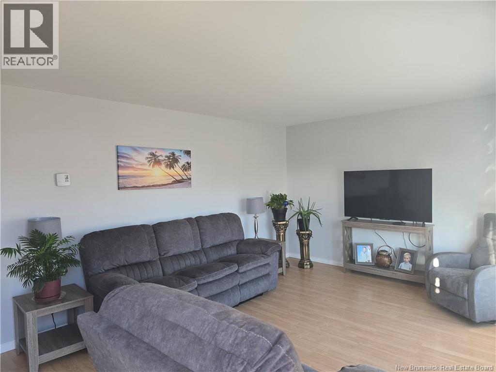 992 Principale, Beresford, New Brunswick  E8K 2H6 - Photo 8 - NB130540