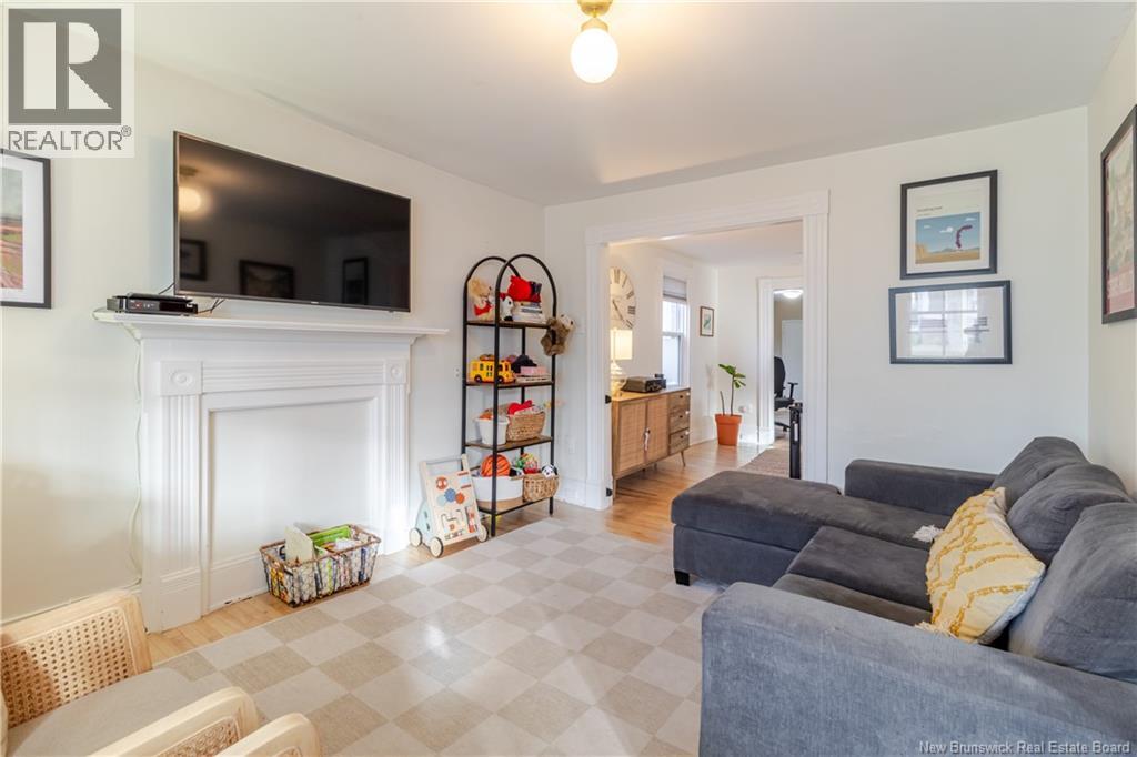 363 Charlotte Street, Fredericton, New Brunswick  E3B 1L6 - Photo 2 - NB130453