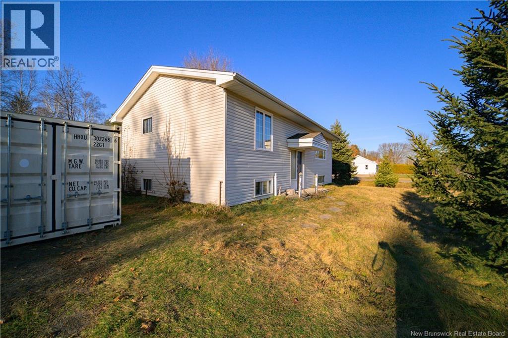 199 Glasier Road, Fredericton, New Brunswick  E3B 8L1 - Photo 3 - NB130594