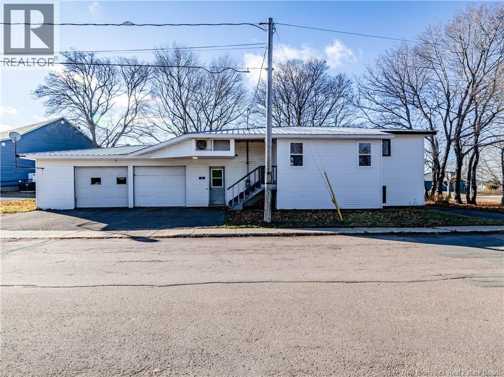 5 Queen Street, Rexton, New Brunswick E4W 2C7 - Photo 2 - NB129910