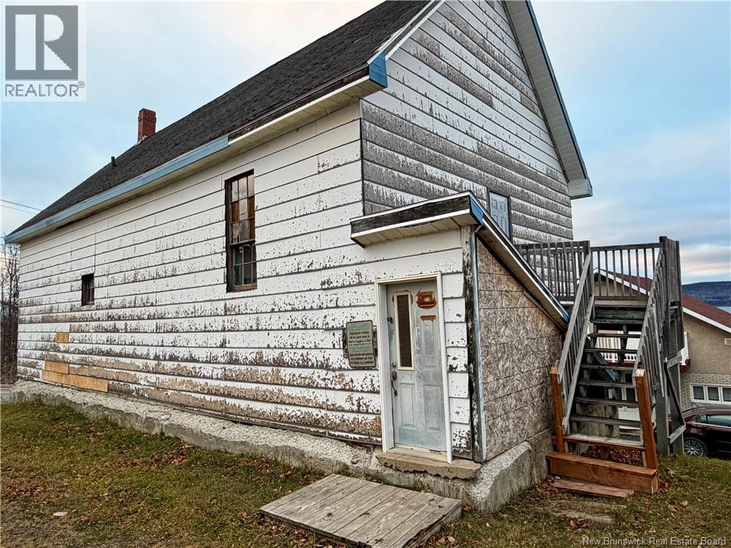 131 Renfrew, Dalhousie, New Brunswick E8E 2H8 - Photo 2 - NB130604