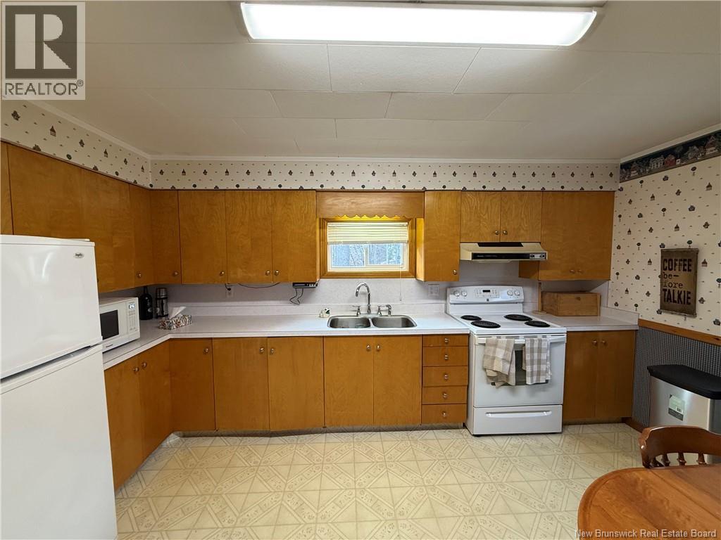 160 Elm Street, Woodstock, New Brunswick  E7M 1R9 - Photo 14 - NB130623