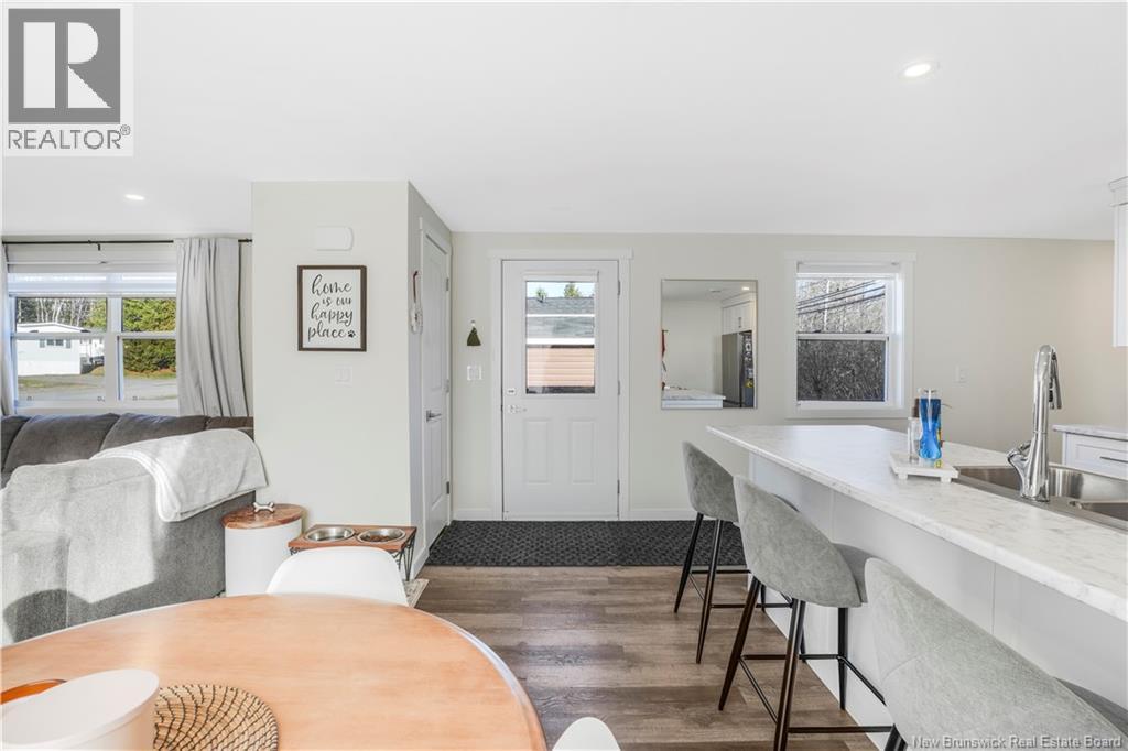 147 Hedgeview Drive, Fredericton, New Brunswick  E3B 6R9 - Photo 3 - NB130552