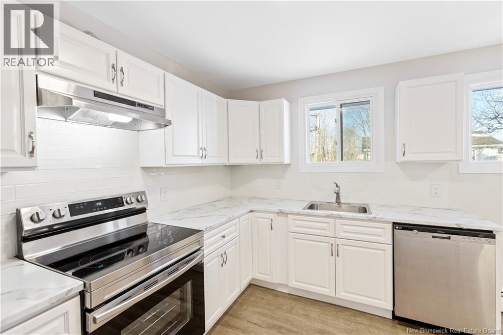 25-27 Whitney Avenue, Moncton, New Brunswick E1C 8C5 - Photo 4 - NB130641