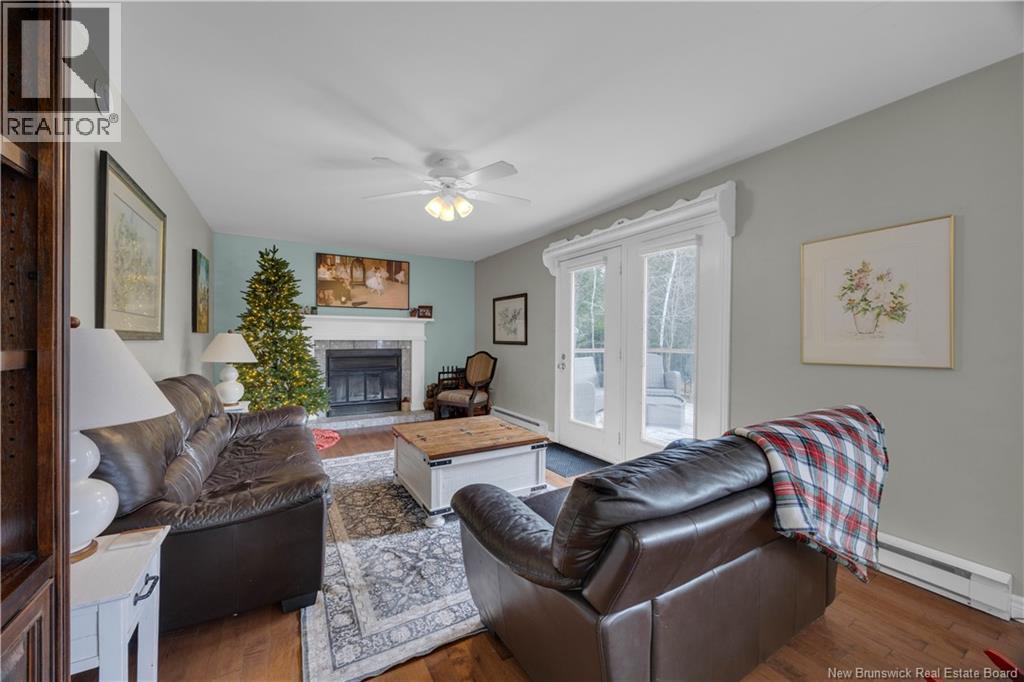 15 Valentine Boulevard, Saint John, New Brunswick  E2M 5G9 - Photo 11 - NB130264