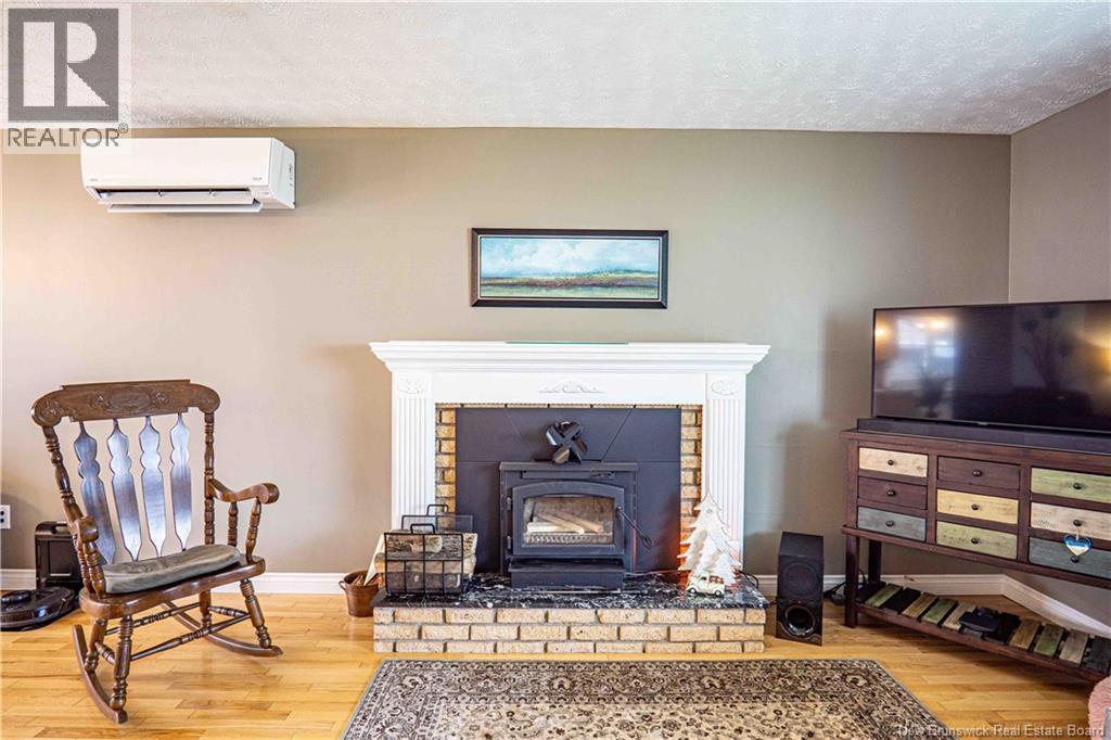 6 Sprucewood Drive, New Maryland, New Brunswick  E3C 1C7 - Photo 5 - NB130611