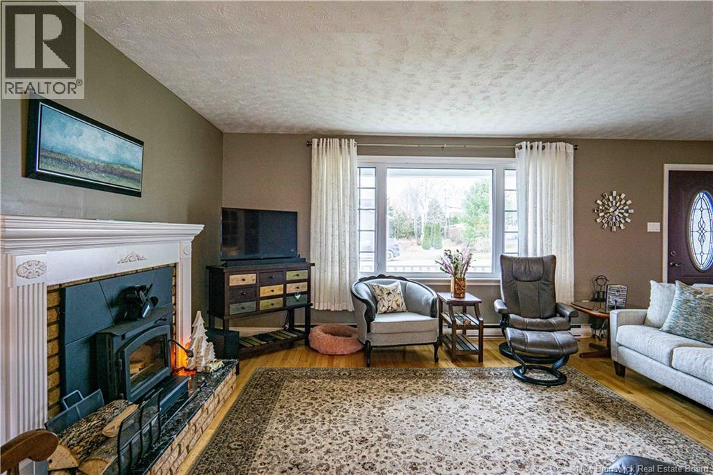 6 Sprucewood Drive, New Maryland, New Brunswick  E3C 1C7 - Photo 6 - NB130611