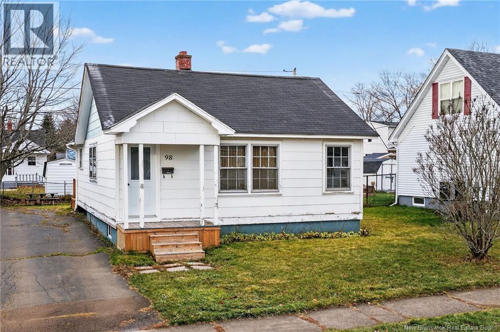 98 Jones Street, Moncton, New Brunswick E1C 6J6 - Photo 3 - NB130676