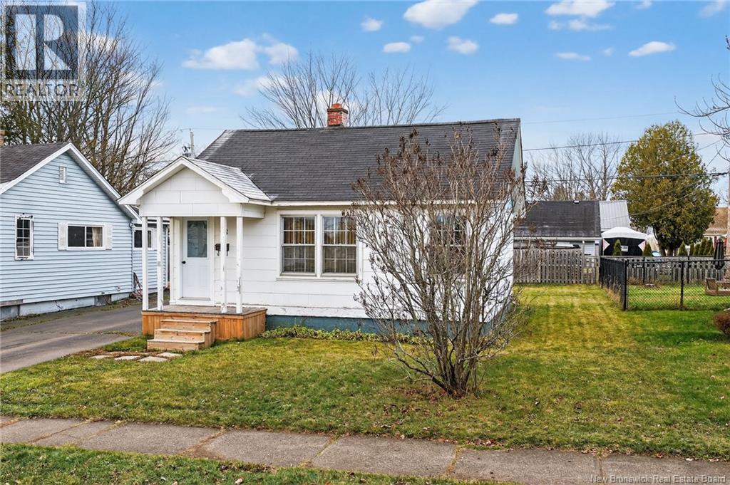 98 Jones Street, Moncton, New Brunswick E1C 6J6 - Photo 4 - NB130676