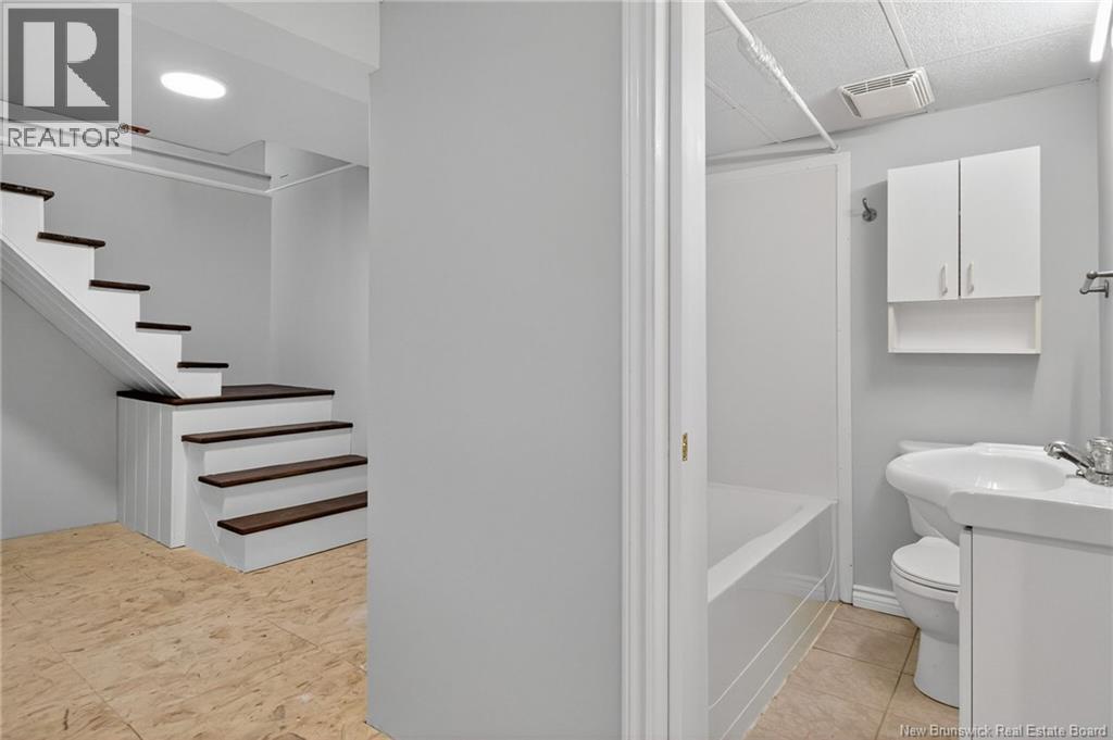 98 Jones Street, Moncton, New Brunswick E1C 6J6 - Photo 41 - NB130676