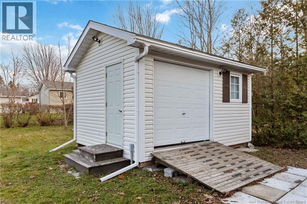 260 Maplehurst Street, Moncton, New Brunswick  E1G 4T8 - Photo 34 - NB130560