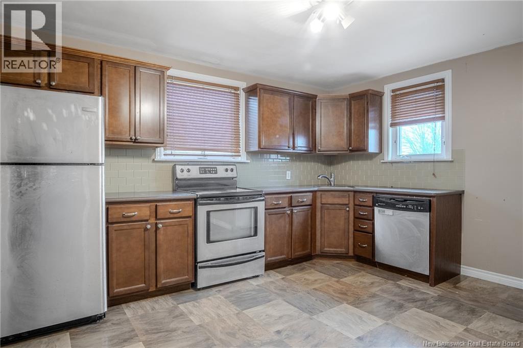 754 Beaconsfield Avenue, Saint John, New Brunswick  E2M 2K7 - Photo 4 - NB130657