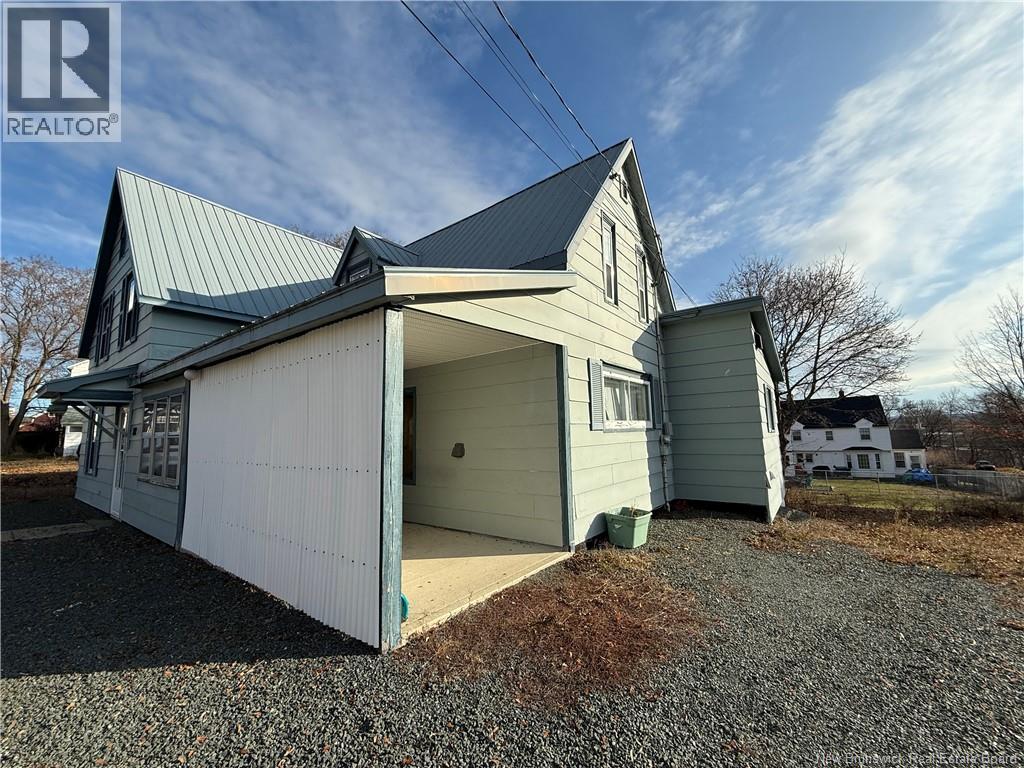 282 Mckenzie Street, Miramichi, New Brunswick  E1V 1V4 - Photo 3 - NB130592