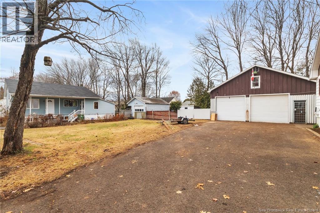 27 Young Street, Fredericton, New Brunswick  E3A 3Y3 - Photo 3 - NB130700