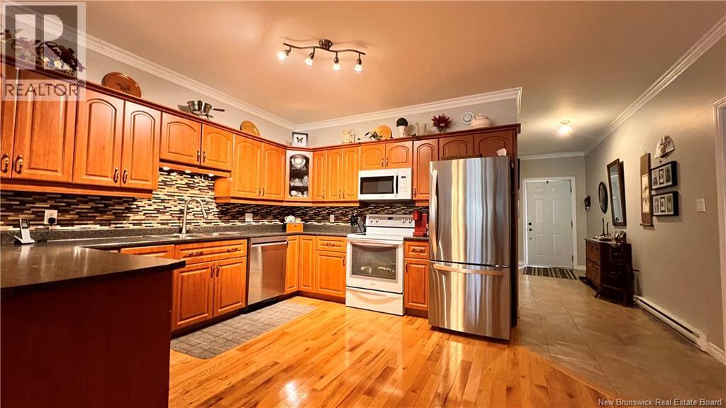 336 Parkside, Bathurst, New Brunswick  E2A 1N4 - Photo 7 - NB130661
