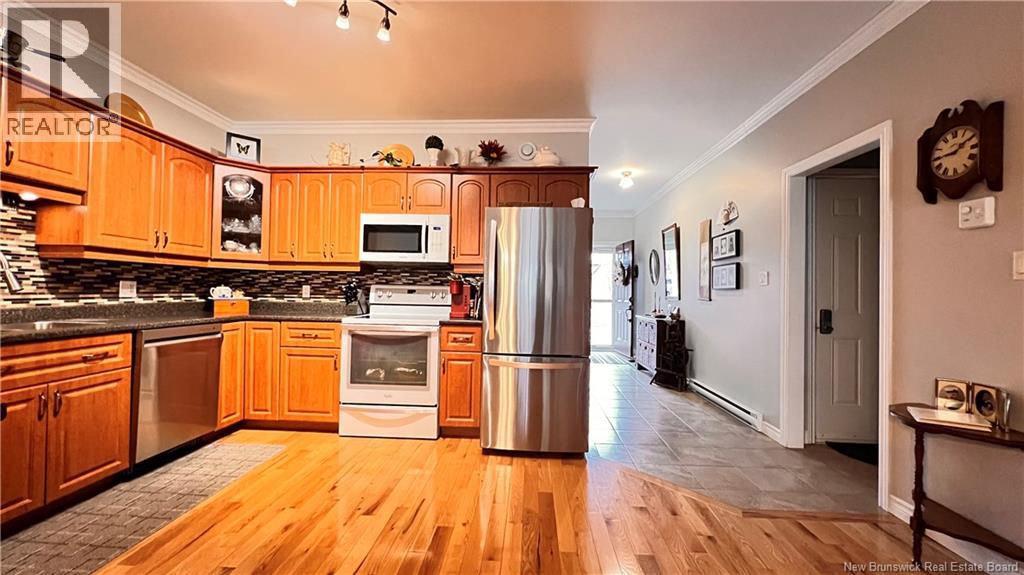 336 Parkside, Bathurst, New Brunswick  E2A 1N4 - Photo 8 - NB130661