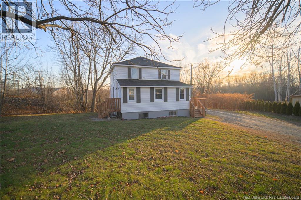 2 Hillcourt Drive, Fredericton, New Brunswick  E3A 1S1 - Photo 2 - NB130716