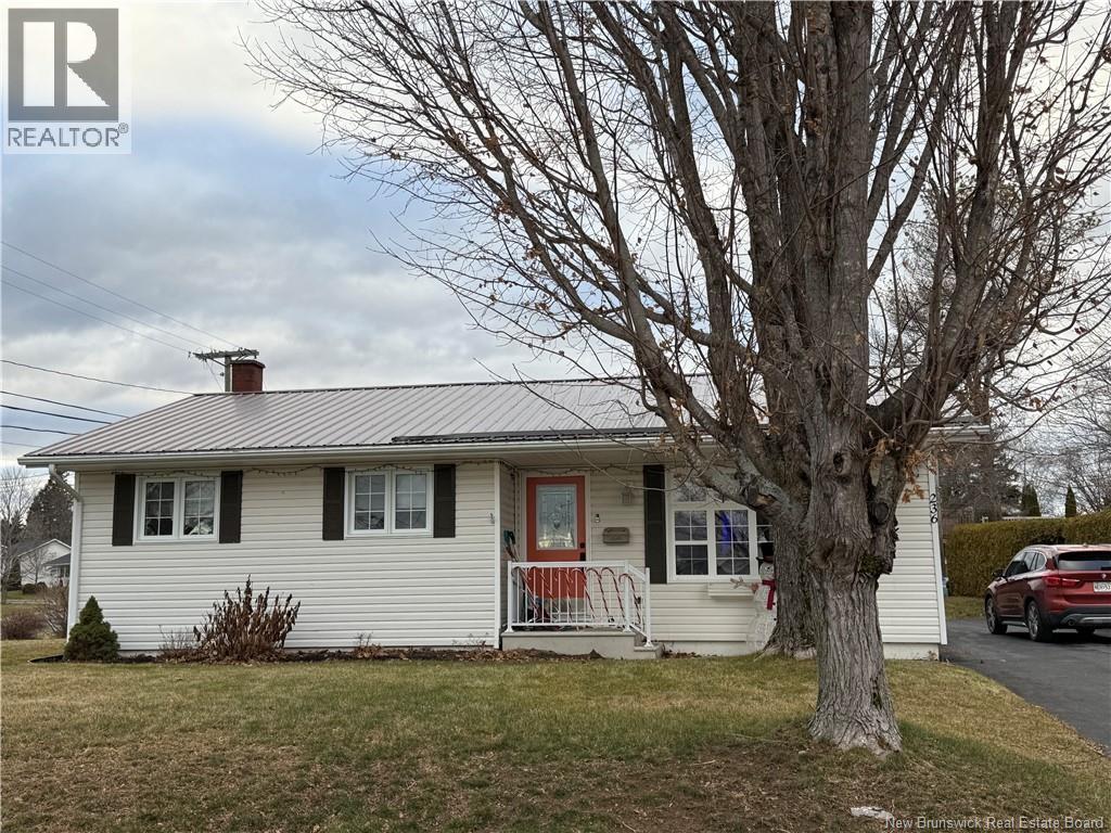 236 Neilson Street, Woodstock, New Brunswick E7M 2H9 - Photo 4 - NB130715