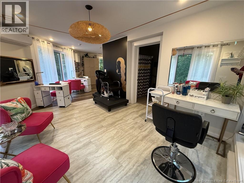 301 Woodstock Road, Fredericton, New Brunswick E3B 2H9 - Photo 32 - NB130734