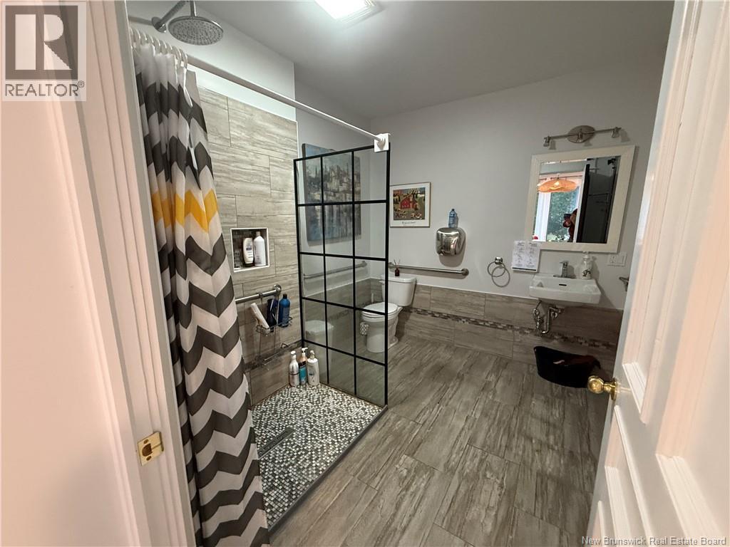 301 Woodstock Road, Fredericton, New Brunswick E3B 2H9 - Photo 34 - NB130734