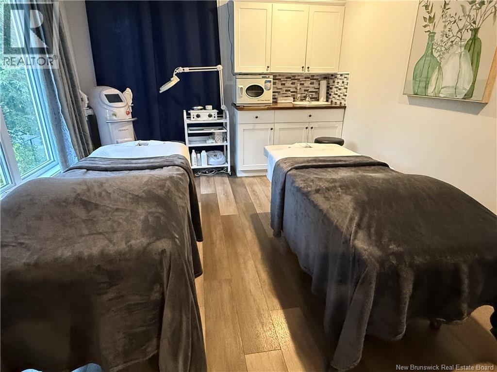 301 Woodstock Road, Fredericton, New Brunswick E3B 2H9 - Photo 37 - NB130734
