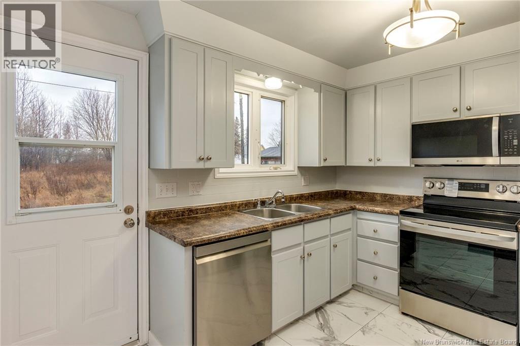 31-33 Kelly Road, Moncton, New Brunswick E1A 3R9 - Photo 11 - NB130667