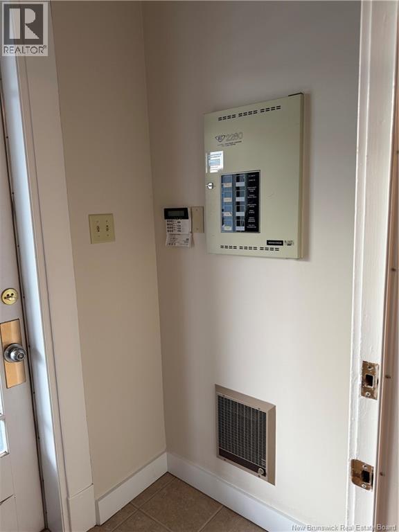 95 Botsford, Moncton, New Brunswick  E1C 4X2 - Photo 4 - NB130756