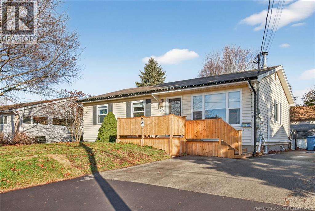 625 Latour, Dieppe, New Brunswick  E1A 2A5 - Photo 2 - NB130762