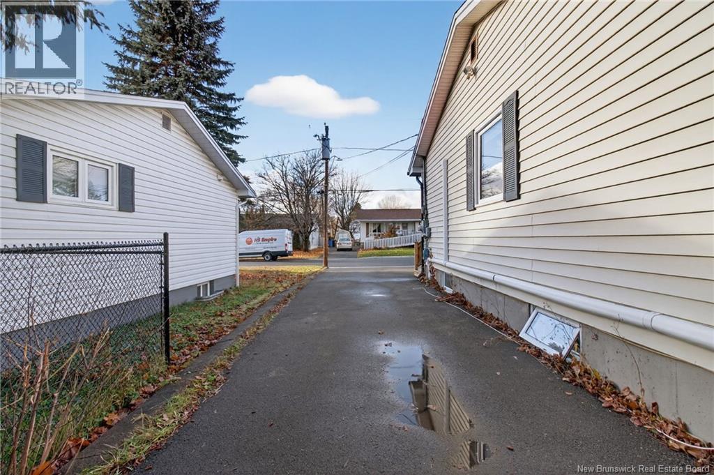 625 Latour, Dieppe, New Brunswick  E1A 2A5 - Photo 7 - NB130762