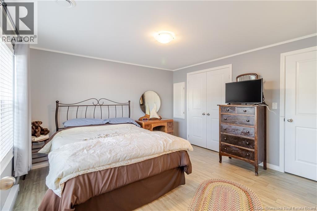 215 Moore Street, Fredericton, New Brunswick E3A 8L6 - Photo 13 - NB130714
