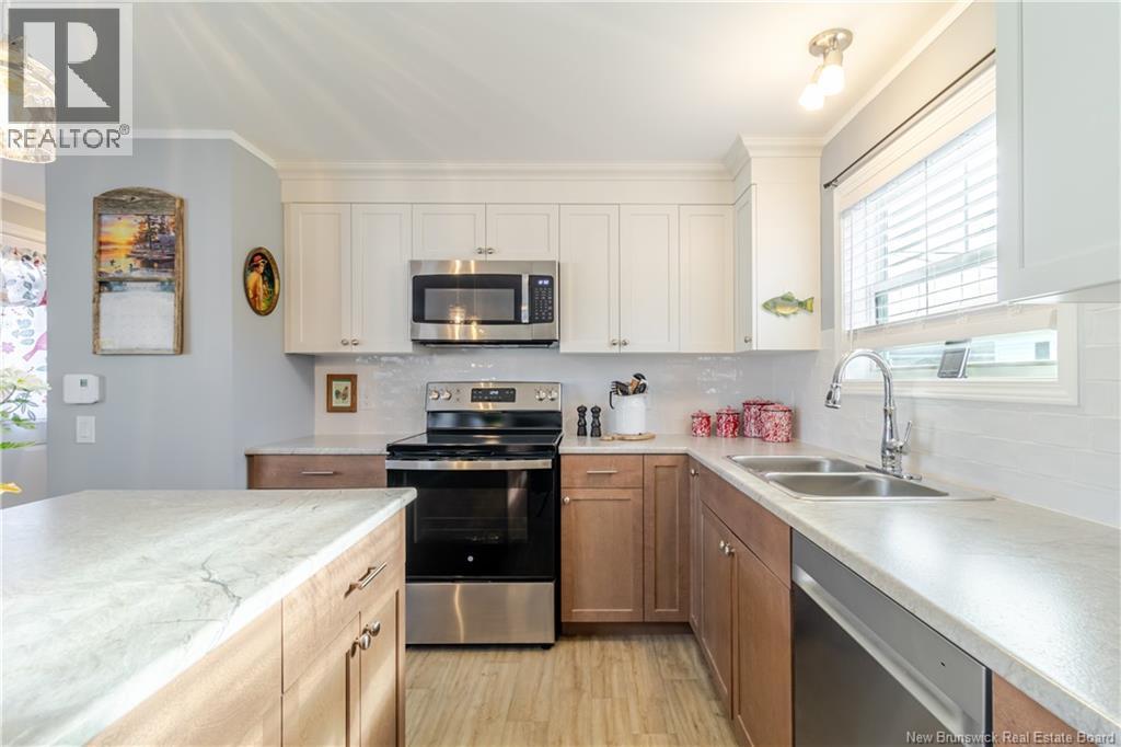 215 Moore Street, Fredericton, New Brunswick E3A 8L6 - Photo 3 - NB130714