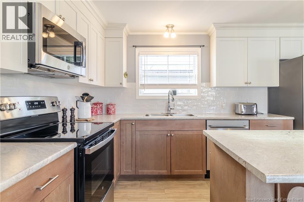 215 Moore Street, Fredericton, New Brunswick E3A 8L6 - Photo 5 - NB130714