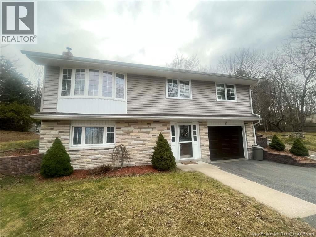 12 Ian Crescent, Rothesay, New Brunswick  E2E 5P9 - Photo 2 - NB130686
