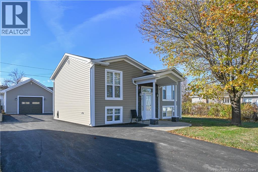 8 rue Haché, Caraquet, New Brunswick
