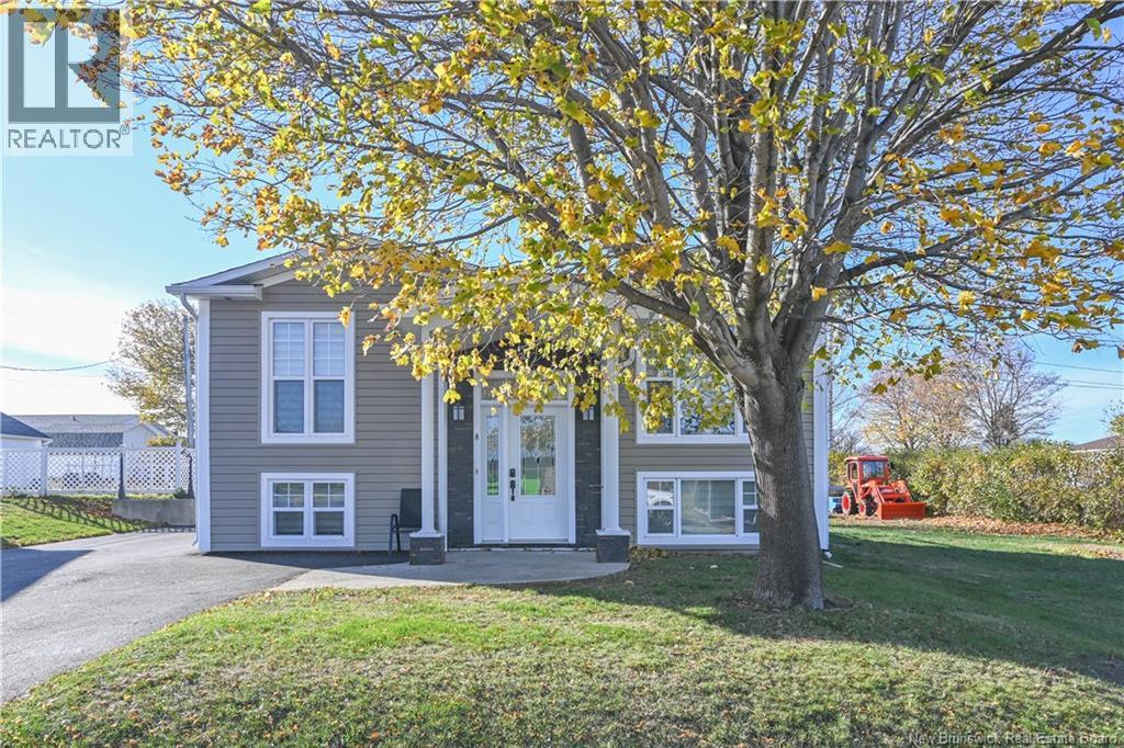 8 Rue Haché, Caraquet, New Brunswick  E1W 1A4 - Photo 2 - NB130789