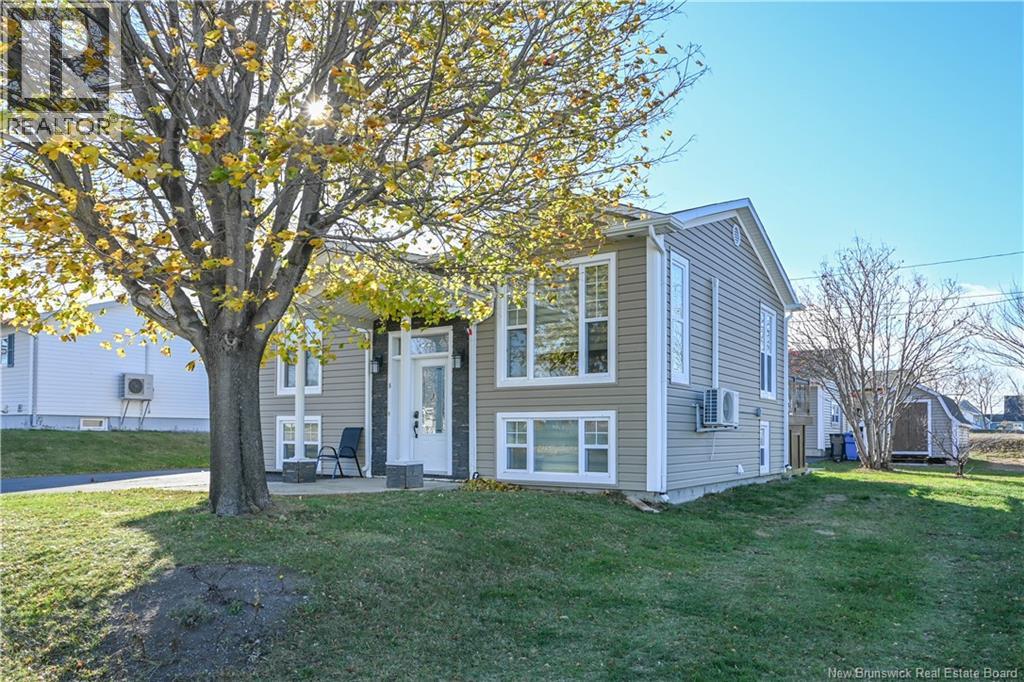 8 Rue Haché, Caraquet, New Brunswick  E1W 1A4 - Photo 3 - NB130789