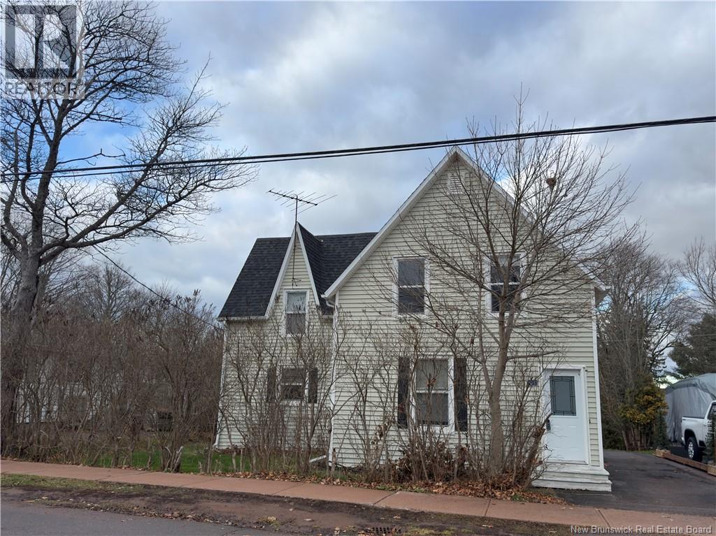 41 Charlotte Street, Sackville, New Brunswick  E4L 3T2 - Photo 2 - NB130793
