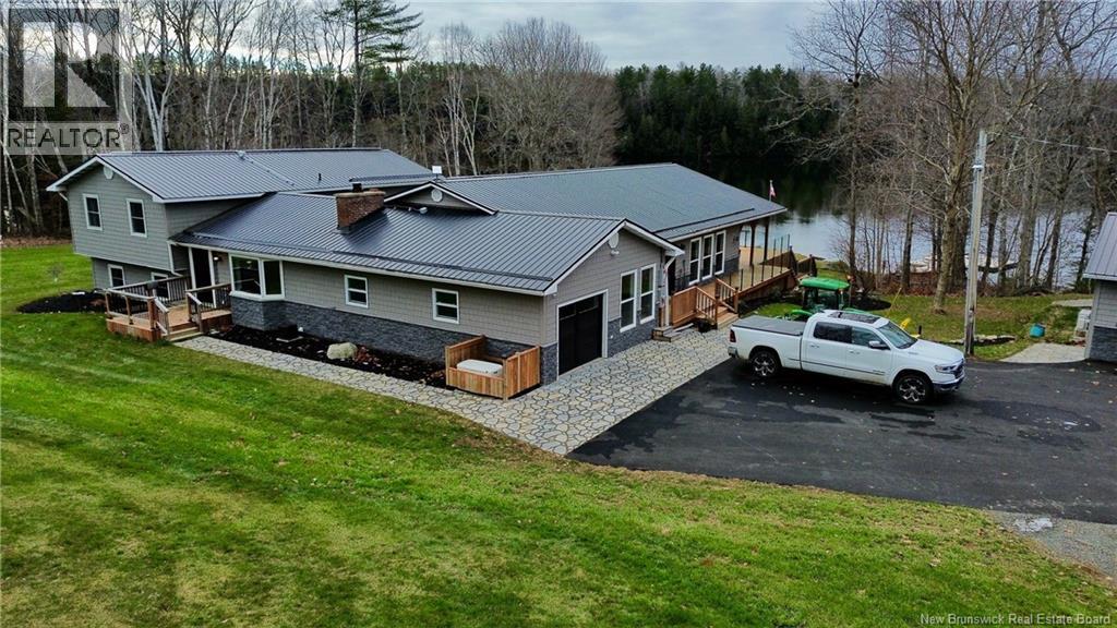 747 105 Route, Southampton, New Brunswick  E6G 1K5 - Photo 2 - NB130653