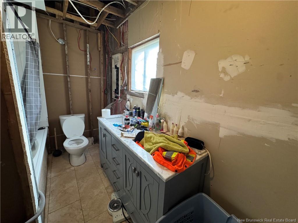 229 Rodney Street, Saint John, New Brunswick  E2M 1X5 - Photo 11 - NB130787