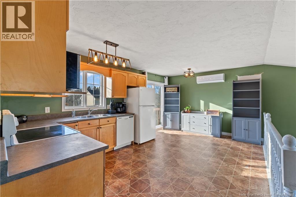 24 Aral Court, Moncton, New Brunswick  E1E 4S2 - Photo 5 - NB130913